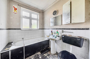 Bathroom- click for photo gallery